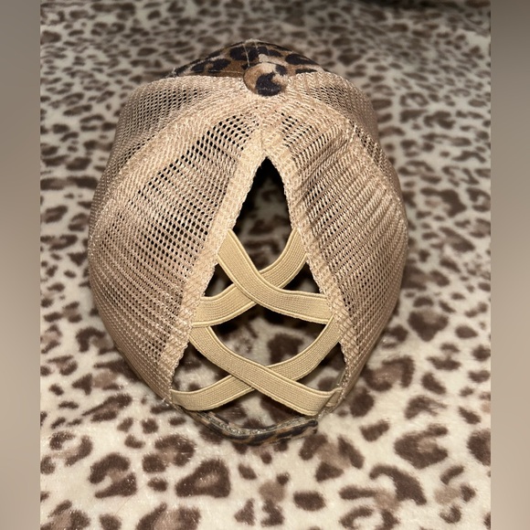 C.C‎ Exclusive Animal Print Fashion Back Cross Design Trucker Women's Hat Cap - Picture 2 of 6